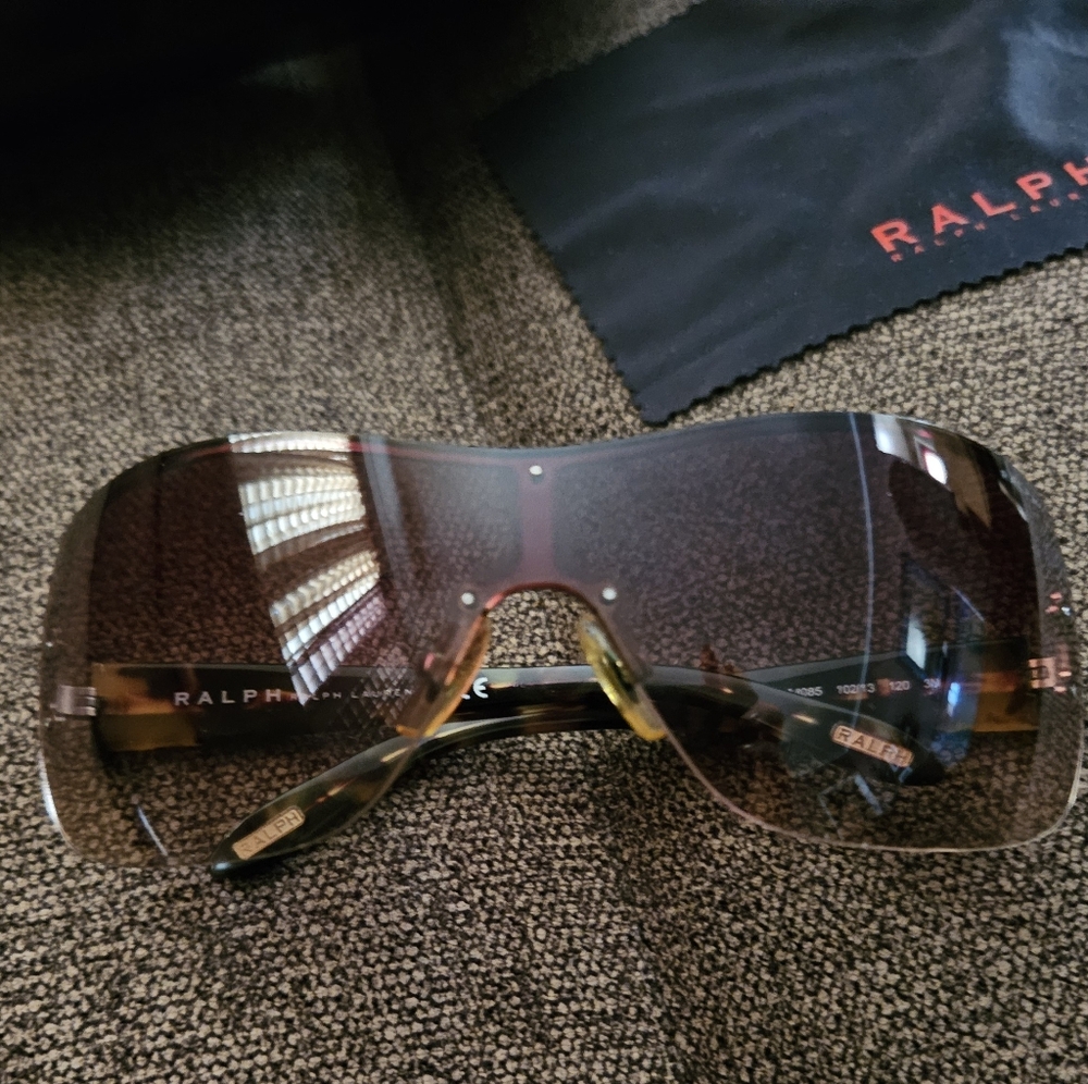 Ralph Lauren unisex sunglasses with case
